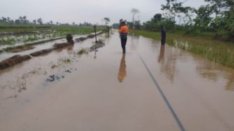 Perjalanan KA Siliwangi  Cianjur Terhenti Sementara Akibat Air Genangi Lintasan