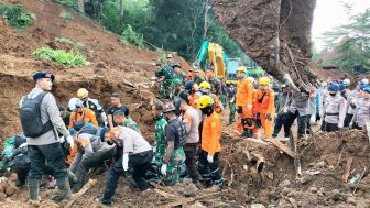 Data Resmi Polda Jabar Korban Tewas Gempa Cianjur 117 Orang, K9 Terjun Cari Korban Tertimbun Longsor