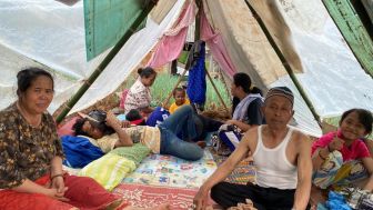 Cerita Relawan Sulitnya Beri Bantuan ke Pedalaman Cugenang Akibat Terhalang Longsor Pasca Gempa Cianjur