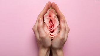 Hati-hati! Dokter Boyke Ungkap Risiko Cukur Gundul Bulu Vagina: Bisa Infeksi Jamur