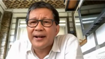 Rocky Gerung Sebut Jokowi Lupa tentang Anies Baswedan, Yaitu Hal Ini!