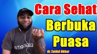 Puasa Satu Bulan, Ini Cara Berbuka yang Sehat Ala Zaidul Akbar