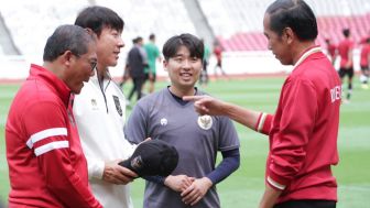 Jokowi Khawatir Disanksi FIFA, Shin Tae-yong Komitmen Penuh terhadap Timnas Indonesia