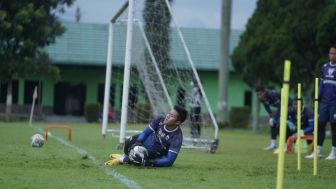 Kiper Persib Bandung Satrio Azhar mendoakan kesuksesan tim Nasional Sepakbola U-22 Indonesia di SEA Games 2023