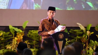 Gunakan Kekuasaan untuk Kepentingan Golongan Sendiri, Jokowi Kena Sentil