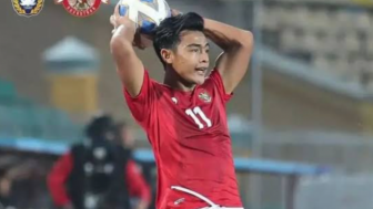 Lemparan Maut ala Pratama Arhan Buat Liga Bola Inggris Keluarkan Aturan Baru, Ini Dia!