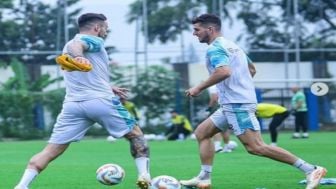 BRI Liga 1: Tatap Laga di Depan Mata, Persib Bandung Semakin Serius Lakoni Sesi Latihan, Bobotoh Ributkan Soal Manajemen