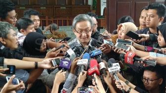 Kuasa Hukum Irwan Hermawan akan Diperiksa Kejagung, Terkait Aliran Dana Korupsi Menara BTS