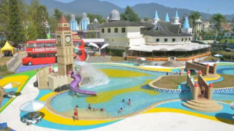 Menghabiskan Waktu dengan Keluarga ke Bigben Waterpark, Wisata di Tengah Cianjur