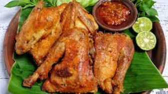 Menggoda Selera di Cianjur: Jejak Kelezatan 4 Ayam Goreng Terbaik yang Tak Terlupakan