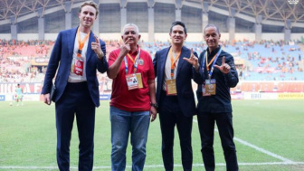 Kedatangan Tamu Spesial dari Klub Australia, Manajemen Persija Kena Komplain Jakmania: Sama Jepang aja Ga Keliatan Bentuk Nyata Kerja Samanya