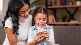 Orang Tua Wajib Tau! Kenalan dengan Dua Jenis Parenting yang Berbeda, Permisif dan Gentle