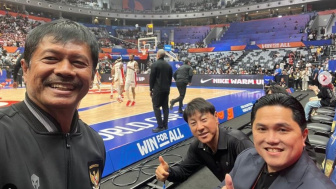 Sambangi FIBA World Cup Bersama Erick Thohir, Dirtek PSSI Indra Sjafri Taruh Harapan Tinggi di Piala Dunia U17