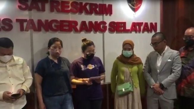 Mariana Terima Ganjaran dari Kasus Pencurian Cokelat di Alfamart yang Berakhir Damai