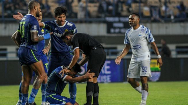 Pertahanan Persib Masih Rapuh? Bek Persib Ini Bilang Cleansheet Sebagai Bonus