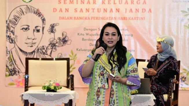 Suami Istri Bosan saat Lakukan Pemanasan Sebelum Bertempur di Medan Ranjang, Coba Tips Zoya Amirin Ini