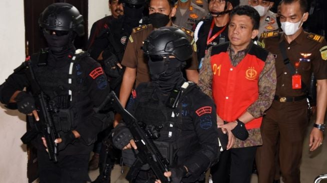 Pengacara Keluarga Brigadir J Klaim Bripka RR dan Terdakwa Lain Bebas dari Belenggu Ferdy Sambo