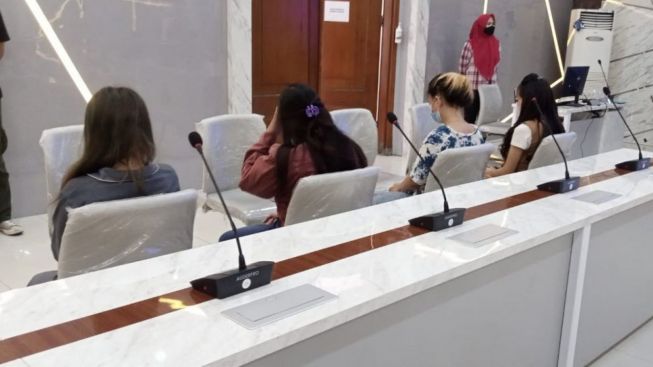 Ada Polisi Hobi Prostitusi Online, Warga Net : Polusi Negara
