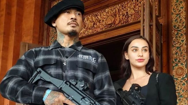 Nora Alexandra Tak Terpaku Pada Selisih Usia, Cari Sosok Ayah di Jerinx SID