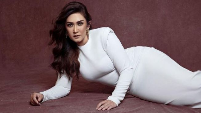 Foto Seksi di Instagram Tuai Sorotan, Nafa Urbach: yang Motret Salahin