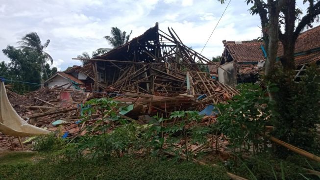 Teriakan Anak 'Mah Lapar' Hiasi Posko Korban Gempa Cianjur di Desa Mangunkerta, Warga Mulai Mengeluh Sakit