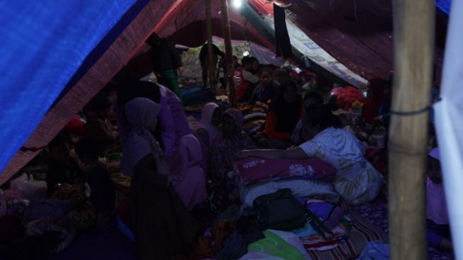 Kekesalan Ibu Korban Gempa Cianjur saat Pihak RT Bedakan Bantuan, Mau Dikasih Malah Diambil Lagi