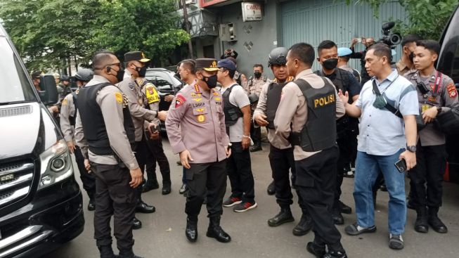 Kapolri Datangi Polsek Astanaanyar, Kapolda Jabar Sebut Terduga Pelaku Bom Bunuh Diri Bawa 2 Peledak Isinya Paku