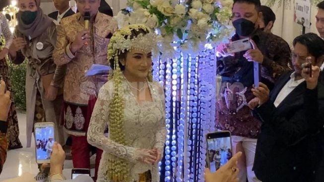 Kiki Amalia Suka Jadi Cinderella saat Begituan Sama Suami Baru, Saran Dokter Boyke Lakukan Ini