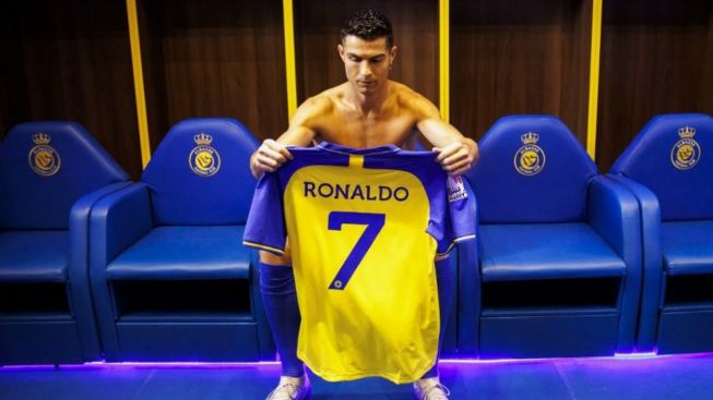 Debut Cristiano Ronaldo di Arab Saudi Jadi Kapten saat Melawan Lionel Messi