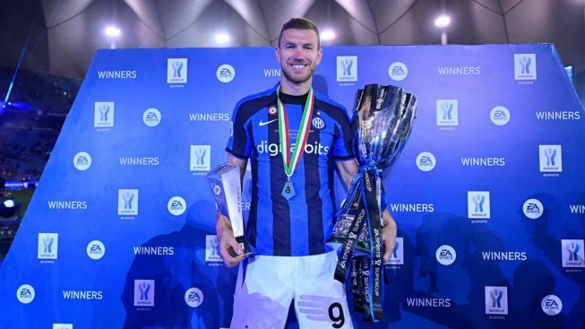 Nilai Timnya Adalah Tim yang Lebih Baik, Dzeko Merasa Layak Juarai Supercoppa