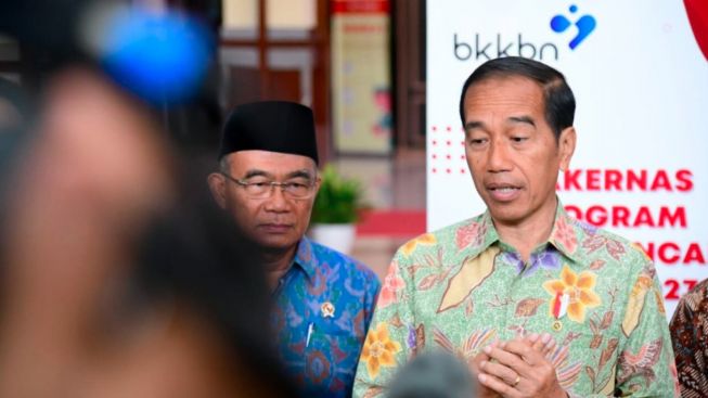 Tanggapi Jenis Bantuan Stunting dengan Bercanda, Jokowi: Masa Dikasih Kopi Susu Sachet