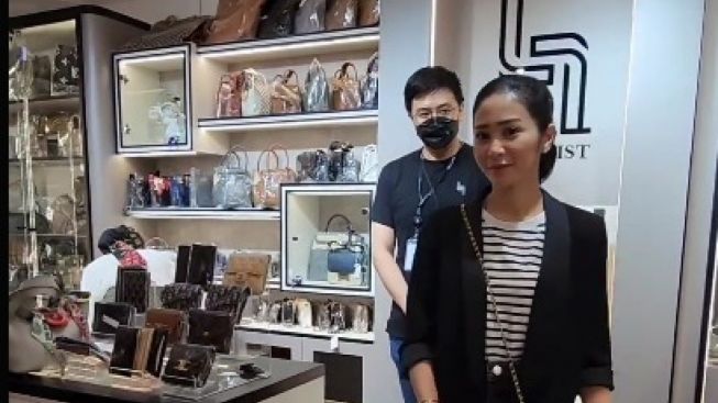 Dibully gegara Pindah Agama, Bunga Zainal Tegar Hadapi Mulut Netizen: Masih Bisa Tidur Nyenyak!