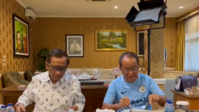 Mahfud MD dan Said Didu Bertemu, Bahas Rivalitas Duo Manchester, Netizen: Sindir PSSI?