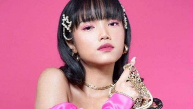 Karena Hal Ini, Fuji Kena Mental Hingga Minta Bantuan Psikiater