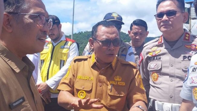 CEK FAKTA: Wali Kota Cilegon, Helldy Agustian Tawarkan Jabatan Lewat Media Sosial