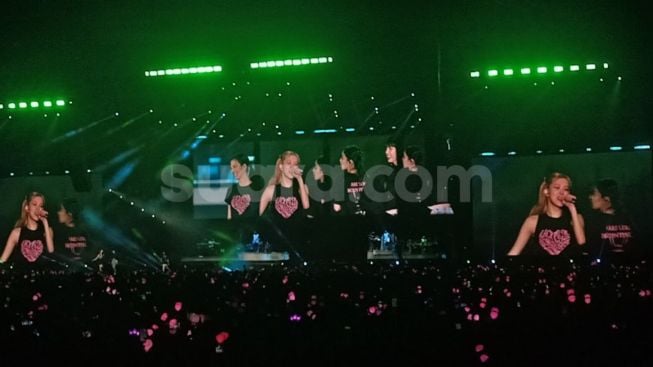 Cetar Membahana, Intip OOTD Kece Para Artis Saat di Konser BLACKPINK