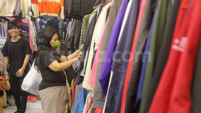 Merinding! Bahaya Mengincar Hasil Thrifting, Simak Disini Agar Tidak Terkena Penyakit