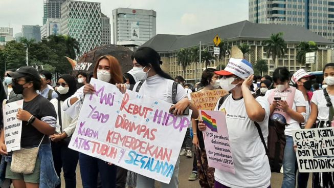 Kontroversi Hak dan Perlindungan Transpuan di Indonesia