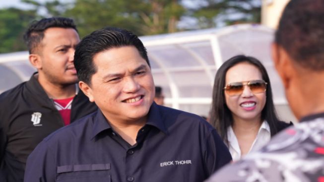 Erick Thohir Tak Sabar Nonton World Cup, Netizen Sindir Suporter Bola Indonesia yang Primitif