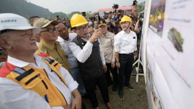 Ridwan Kamil Rilis Rencana Jalan Tol Puncak-Cianjur: Solusi Hadapi Kemacetan & Dongkrak Pariwisata!