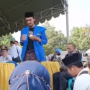 Viral! Aktivis Ini Siram Pejabat Pakai Air, Temukan Alasannya Disini!
