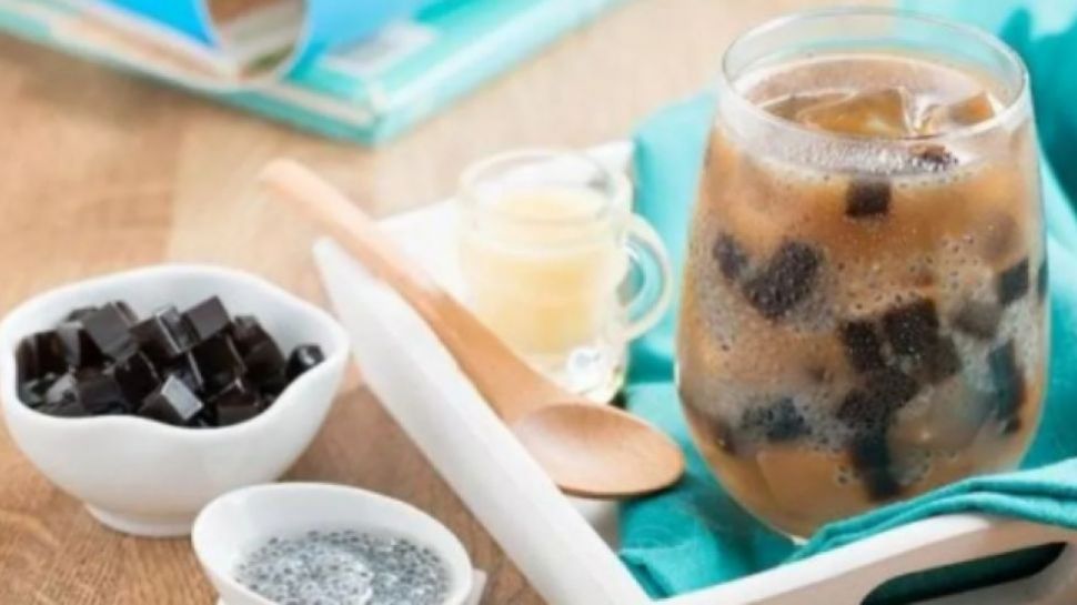 Resep Minuman Berbuka Puasa, Es Cincau Hitam Dijamin Menghilangkan ...