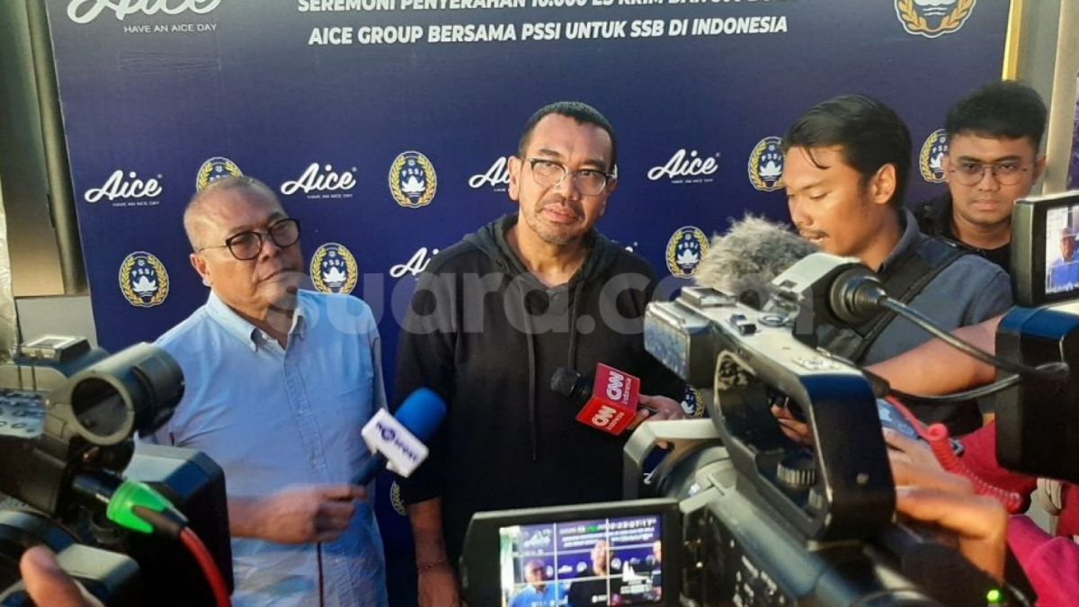 Anggota Komite Eksekutif (Exco) Arya Sinulingga saat ditemui di Pancoran Soccer Field, Jakarta, Selasa (25/7/2023). [(Suara.com/Adie Prasetyo Nugraha).]