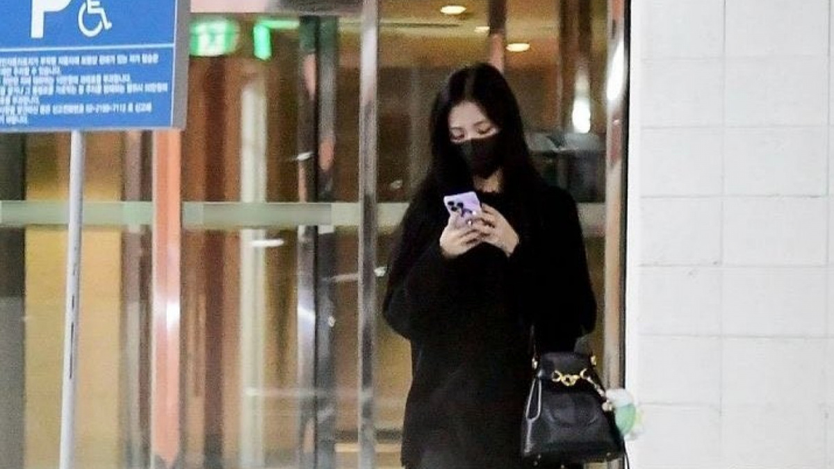 Jisoo Blackpink konfirmasi berpacaran dengan Ahn Bo Hyun. [Dispatch]