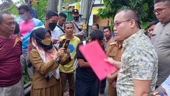 Akses Jalan Mau Ditutup, Warga  Kelurahan Jati Keberatan, Sempat Debat Alot