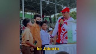 Bobby Nasution Beri Hadiah Tiket ke Jakarta Buat 3 Siswa di Medan: Belajar yang Giat Ya Nak