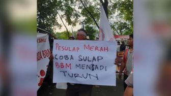 Demonstran di Medan: Pesulap Merah Coba Sulap Harga BBM Menjadi Turun
