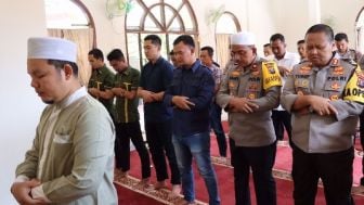 Polres Tanjung Balai Gelar Salat Gaib untuk Korban Tragedi Kanjuruhan Malang