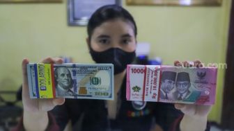 Melemah 1 Poin, Rupiah Pagi Beranjak ke Posisi Rp15.564/ USD