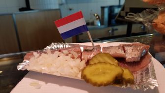 Jajal Kuliner Herring, "Sashimi" versi Belanda